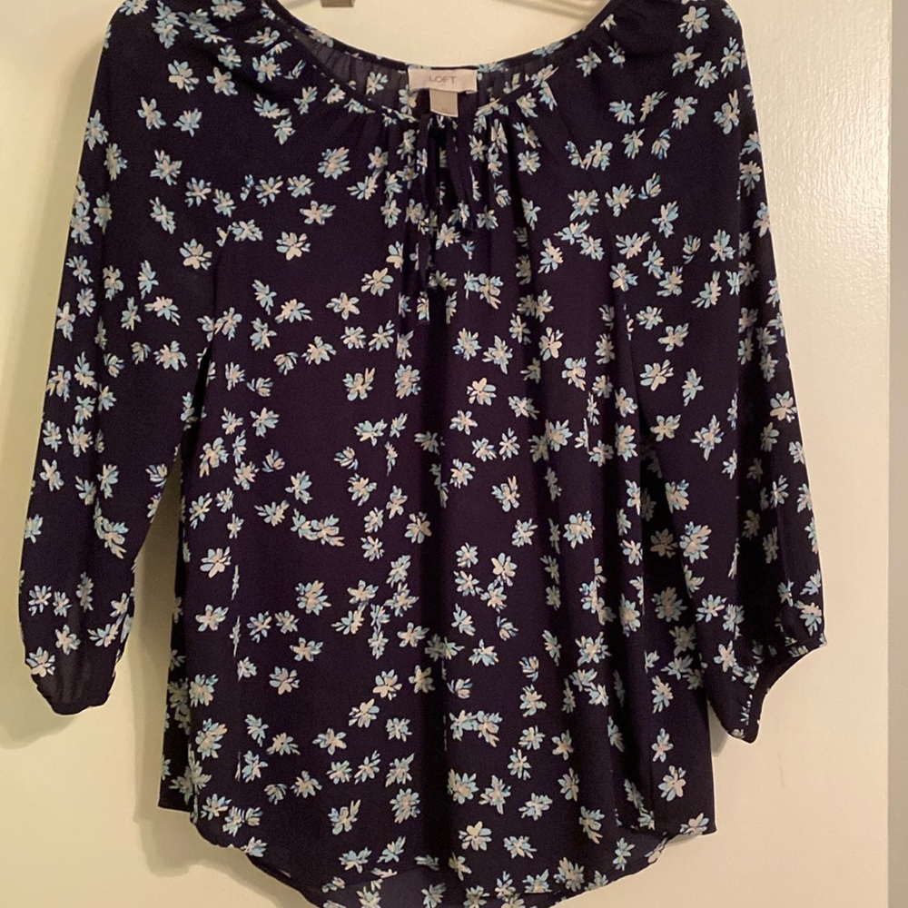 Loft XS women’s blue flowered top